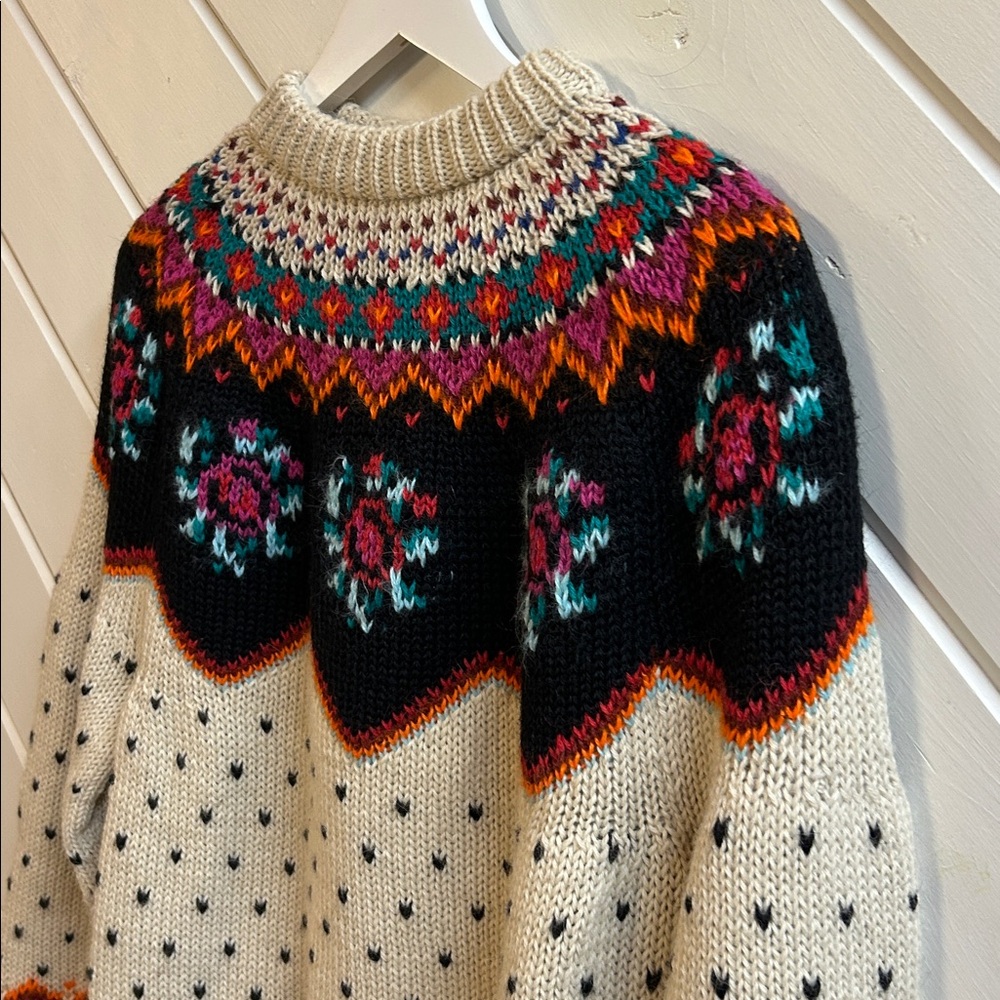 Handmade Floral Nordic Patterned Knit Sweater - Picture 4 of 9